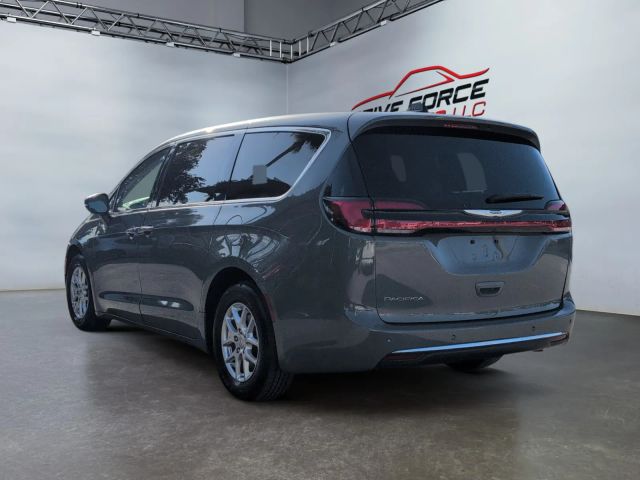 2023 Chrysler Pacifica - Image 3