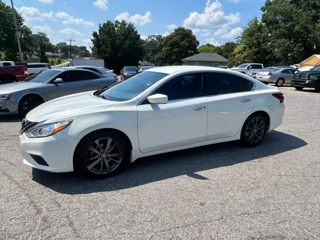 2018 Nissan Altima - Image 13