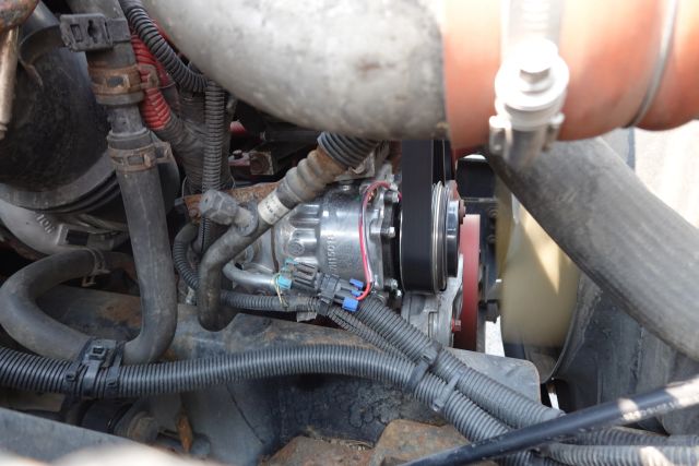 2020 International Mv607 Cummins 220hp - Image 9