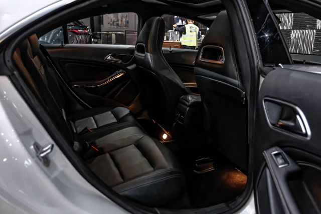 2017 Mercedes-benz Cla Cla 250 4matic Coupe 4d - Image 32