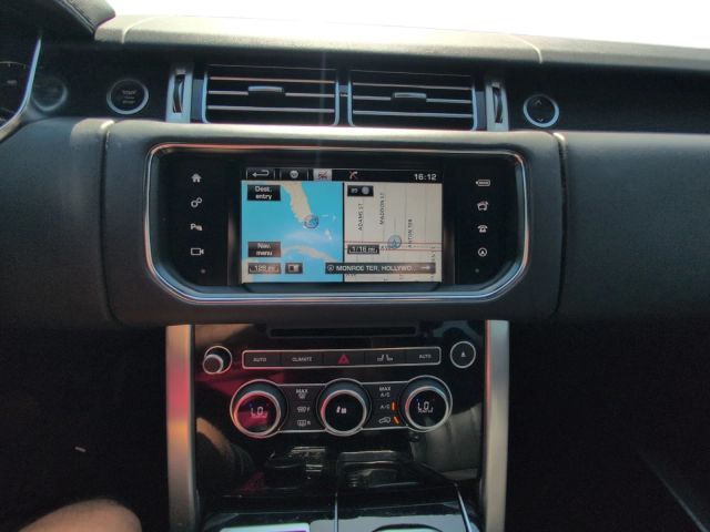 2016 Land Rover Range Rover - Image 17
