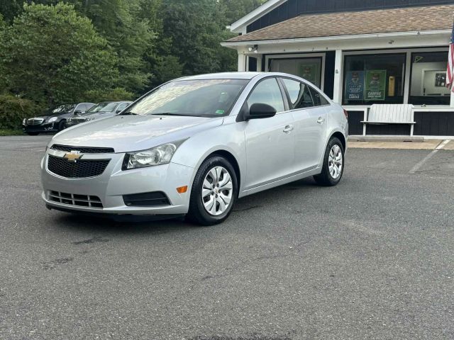 2012 Chevrolet Cruze - Image 1