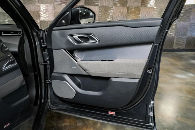 2018 Land Rover Range Rover Velar R-dynamic Hse Sport Utility 4d - Image 34