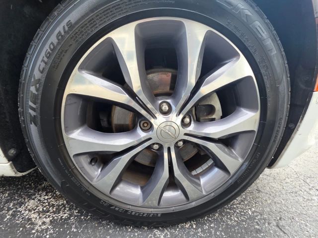 2017 Chrysler Pacifica - Image 24