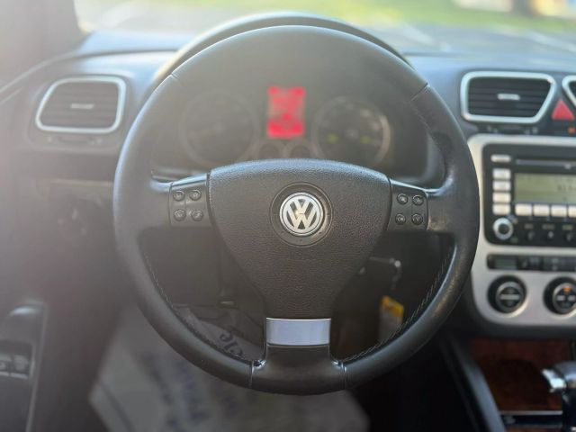 2009 Volkswagen Eos Lux Convertible 2d - Image 20