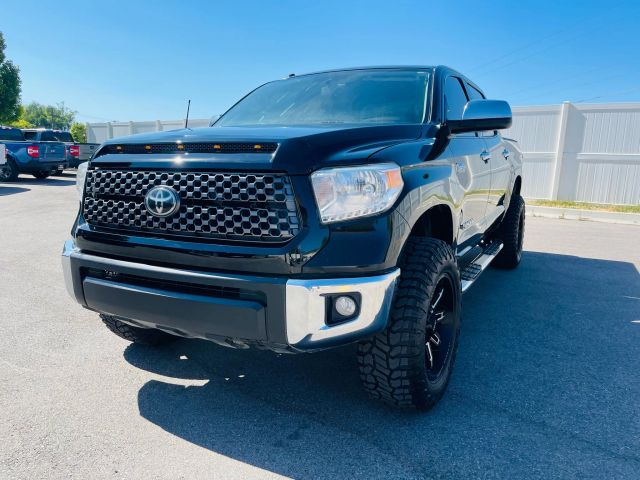 2016 Toyota Tundra Crewmax - Image 2