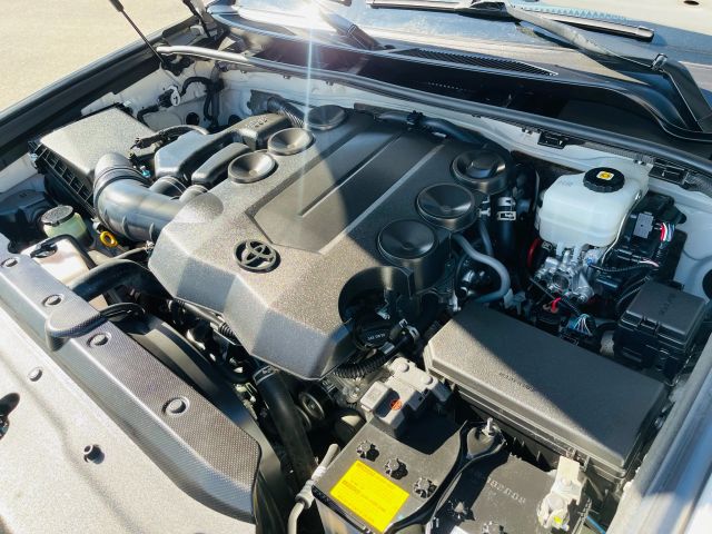 2021 Toyota 4runner - Image 13
