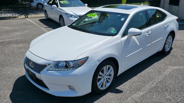 2013 Lexus Es - Image 4
