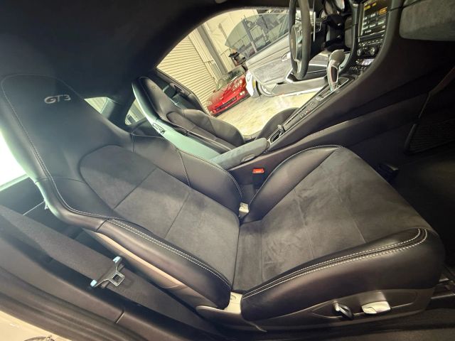 2015 Porsche 911 - Image 102