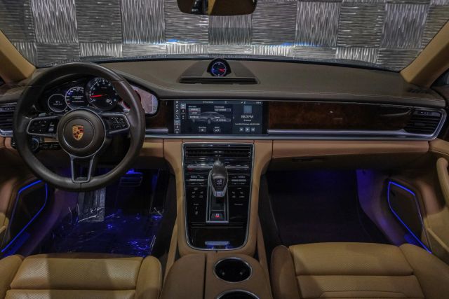 2018 Porsche Panamera 4s Sedan 4d - Image 16