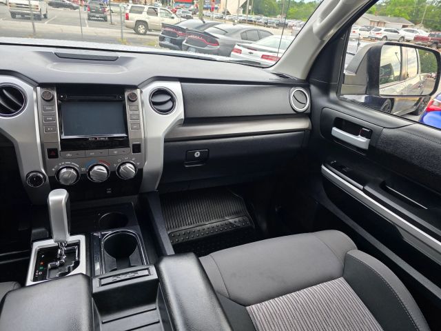 2017 Toyota Tundra Crewmax - Image 11