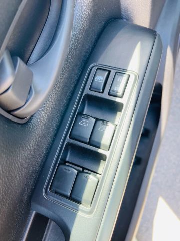 2021 Nissan Titan Crew Cab - Image 30