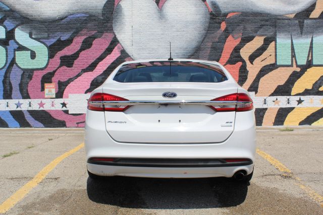 2018 Ford Fusion - Image 15