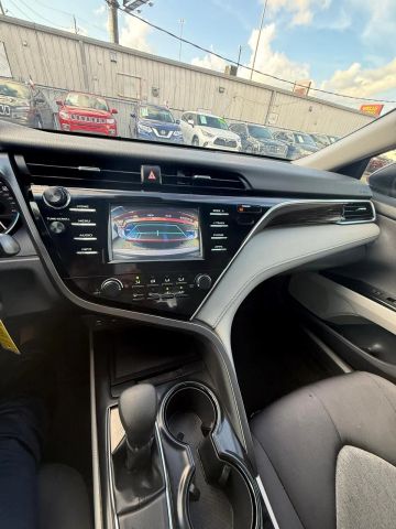 2018 Toyota Camry - Image 14