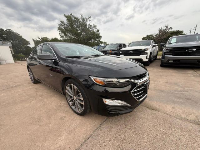 2022 Chevrolet Malibu - Image 3