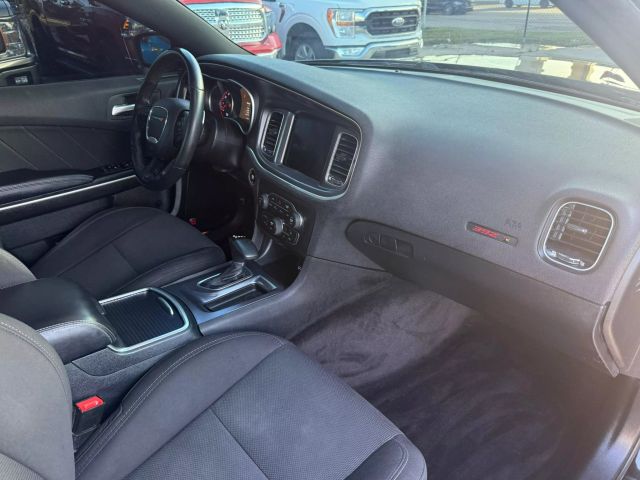 2017 Dodge Charger - Image 13