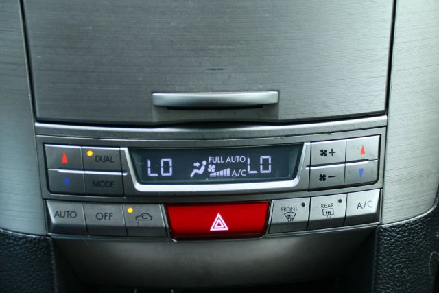 2011 Subaru Outback - Image 27