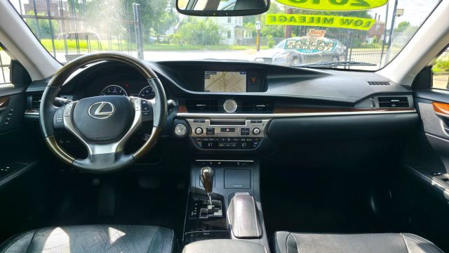 2015 Lexus Es - Image 9