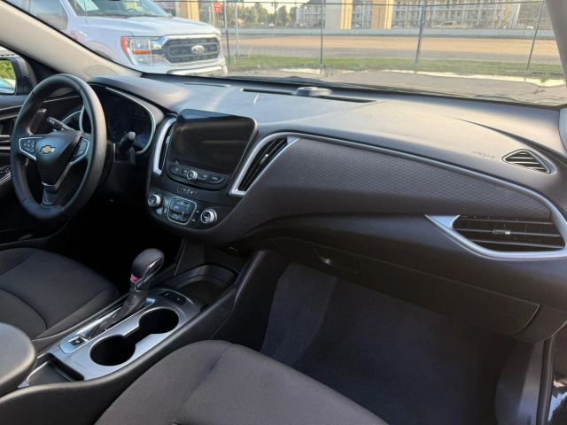 2022 Chevrolet Malibu - Image 14