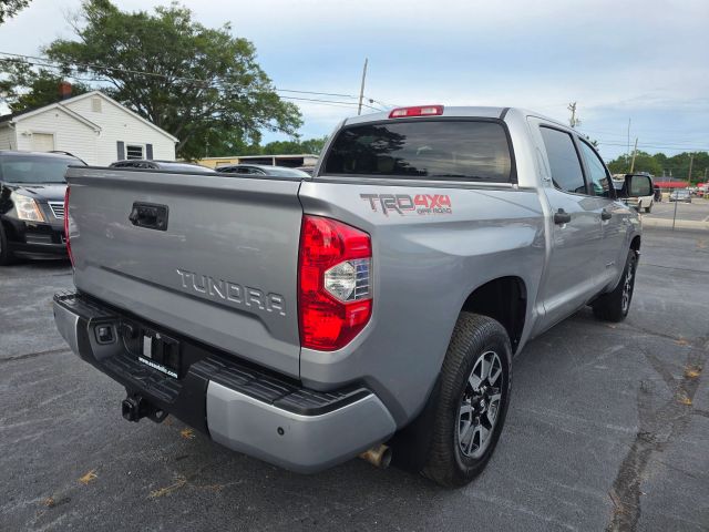 2017 Toyota Tundra Crewmax - Image 4