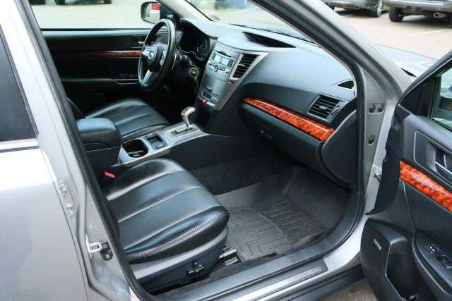 2011 Subaru Outback - Image 20