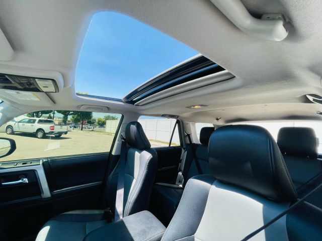 2017 Toyota 4runner - Image 49