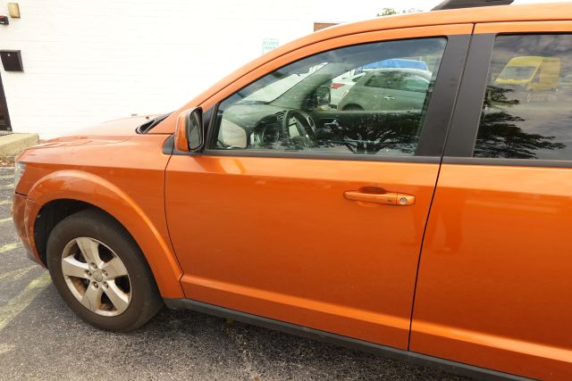 2011 Dodge Journey - Image 4