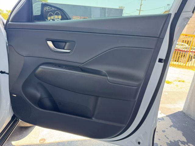 2024 Hyundai Kona - Image 32