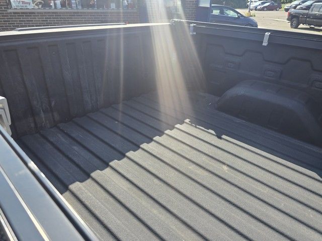 2022 Chevrolet Silverado 1500 Limited Crew Cab - Image 10