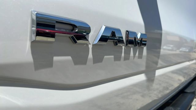 2019 Ram 1500 Crew Cab - Image 3