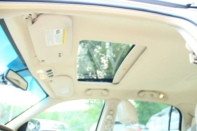 2006 Lincoln Town Car - Image 11