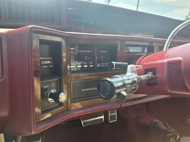 1988 Cadillac Deville - Image 17