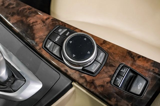 2014 Bmw 4 Series 428i Convertible 2d - Image 28