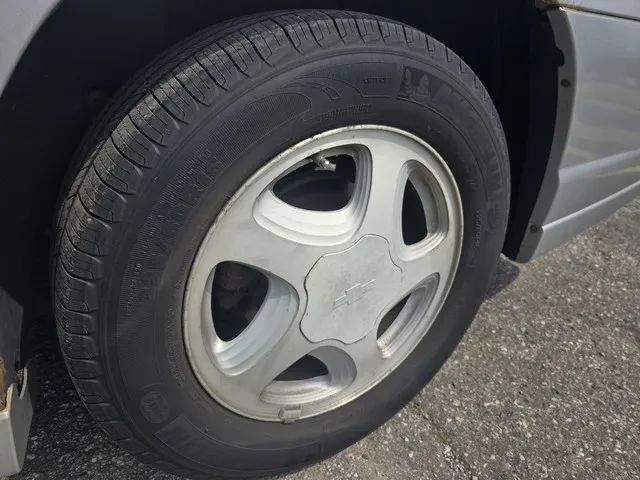 2001 Chevrolet Monte Carlo - Image 7