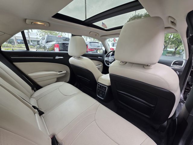 2015 Chrysler 300 - Image 17