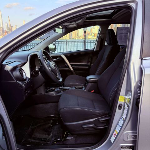 2017 Toyota Rav4 Xle Sport Utility 4d - Image 28