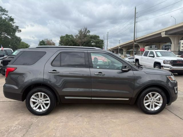 2017 Ford Explorer - Image 13