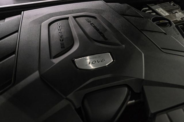 2019 Porsche Cayenne Sport Utility 4d - Image 46