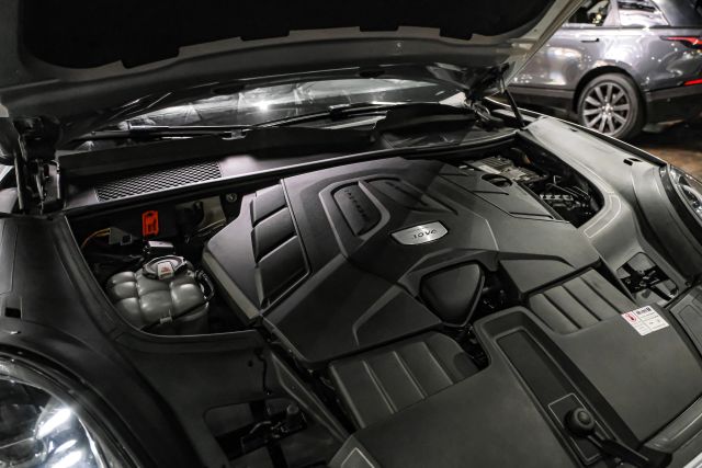 2019 Porsche Cayenne Sport Utility 4d - Image 45
