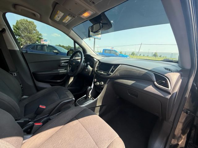 2020 Chevrolet Trax - Image 13