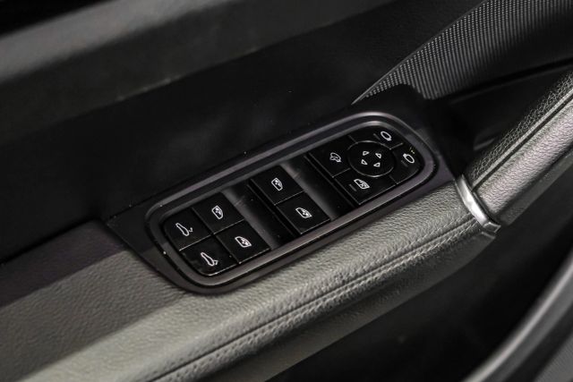 2019 Porsche Cayenne Sport Utility 4d - Image 37