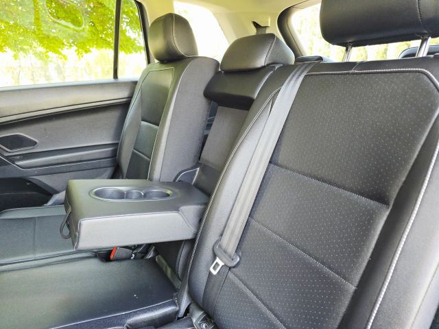 2021 Volkswagen Tiguan - Image 44