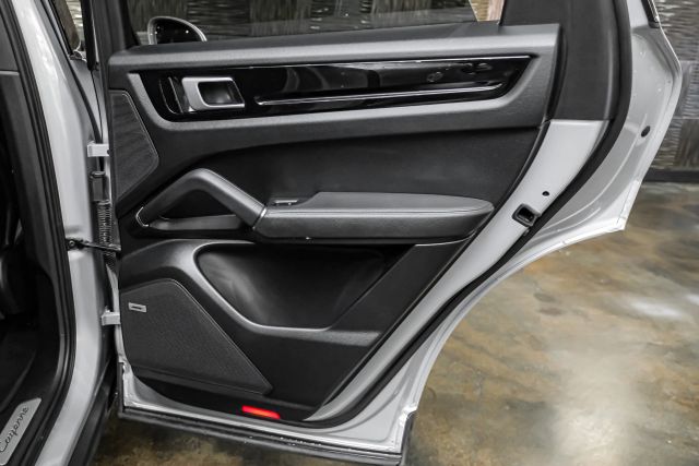 2019 Porsche Cayenne Sport Utility 4d - Image 40