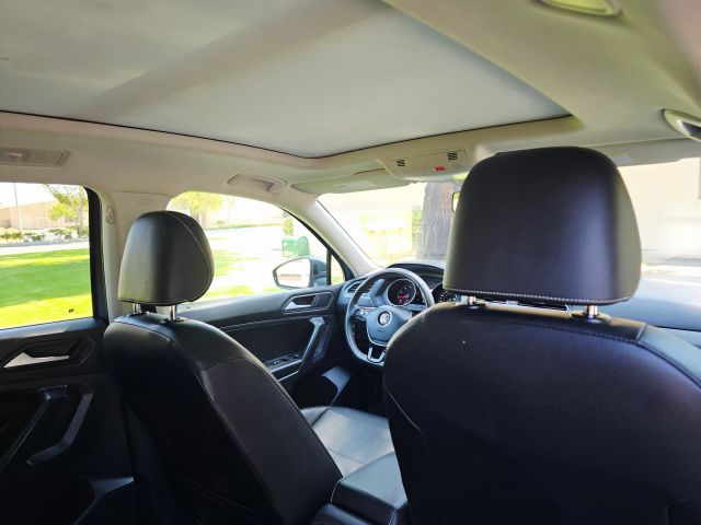 2021 Volkswagen Tiguan - Image 38