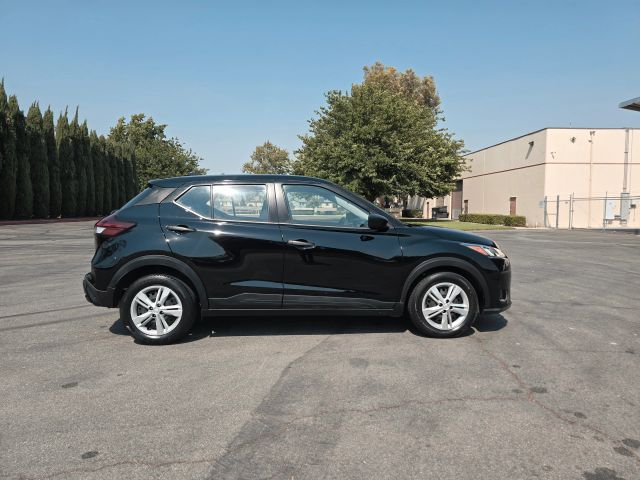 2021 Nissan Kicks - Image 4