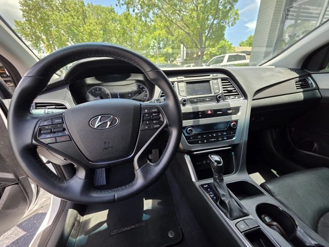 2015 Hyundai Sonata - Image 18
