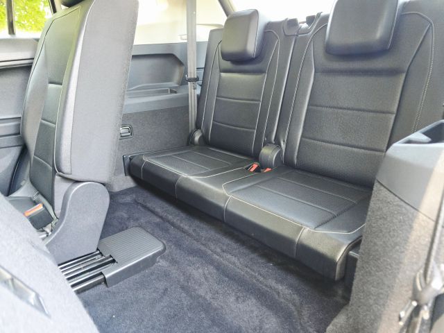 2021 Volkswagen Tiguan - Image 46