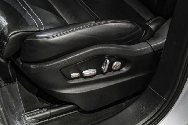 2019 Porsche Cayenne Sport Utility 4d - Image 28