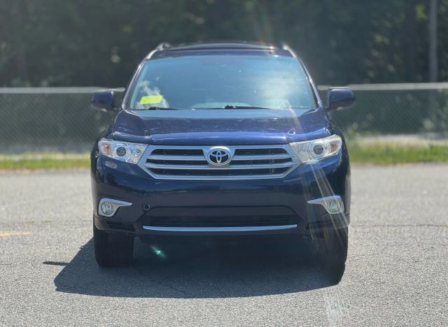2012 Toyota Highlander Limited Sport Utility 4d - Image 2