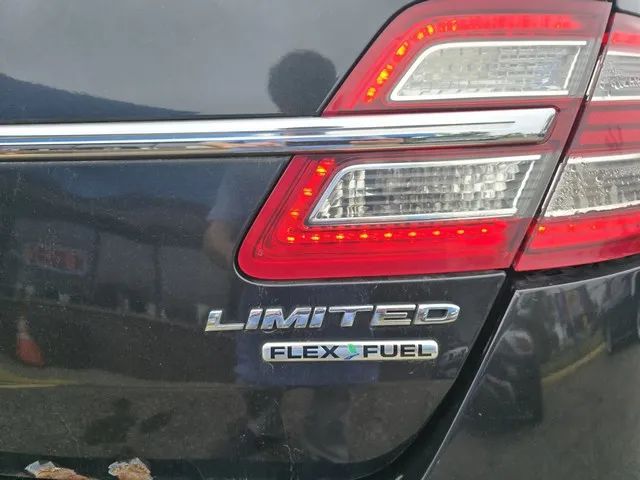 2013 Ford Taurus - Image 6